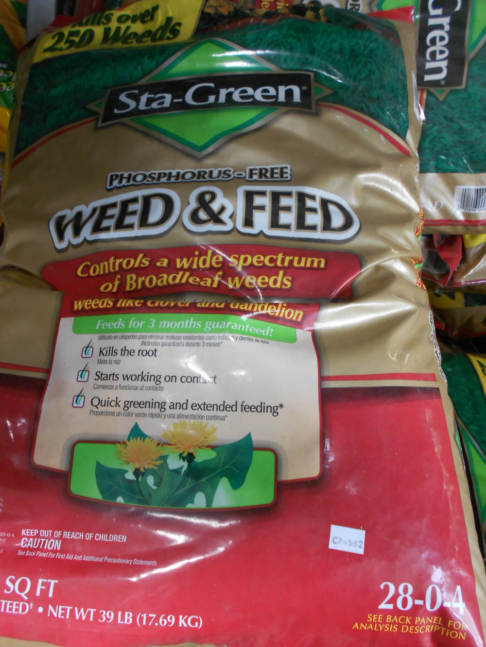 Don’t Use Weed and Feed Fertilizer Colorado Yard Care